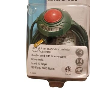 Eco Plugs Lighted Foot Switch Extension Cord 9ft 3 Outlet‎ Indoor Safety Covers
